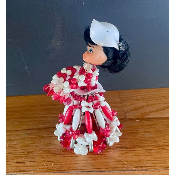 Vintage Safety Pin Doll Red White Beaded Handmade Figurine 4.5” Midcentury - Picture 5 of 7
